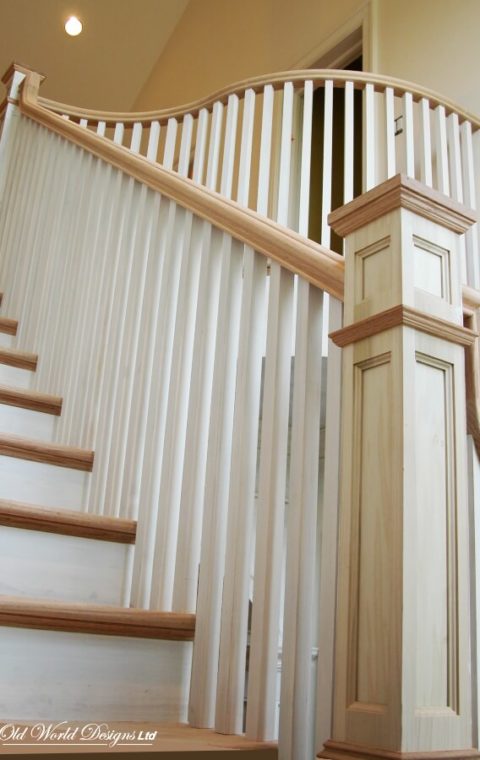 Huntington Bay - Straight staircase (wood)